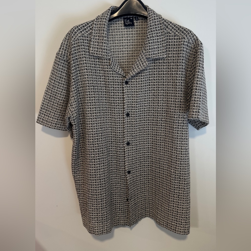 Black and White Patterned Button-Up Shirt (knit camp style)
